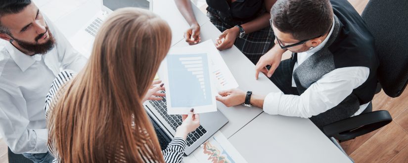 reuniao-negocios-financas-trabalho